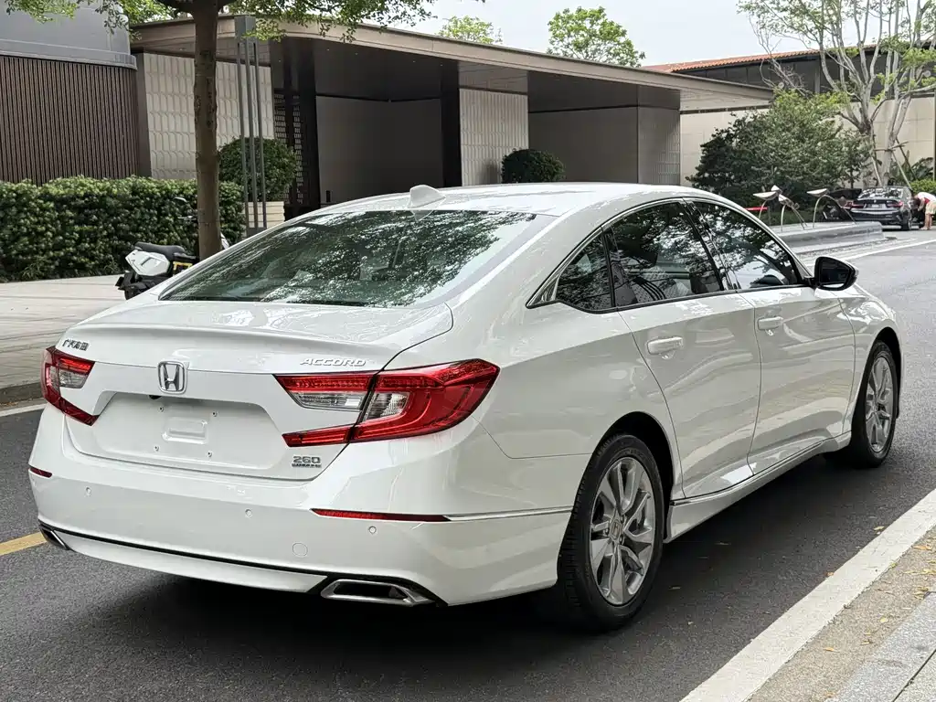 Honda Accord 2018 260TURBO Luxury V