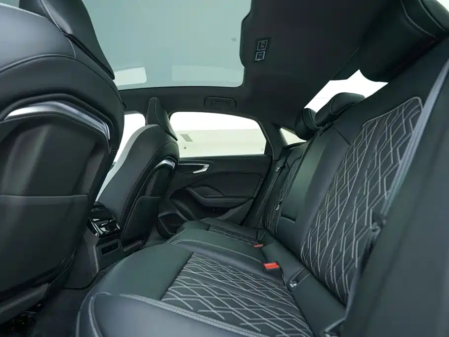 Audi A5L — миниатюра 19