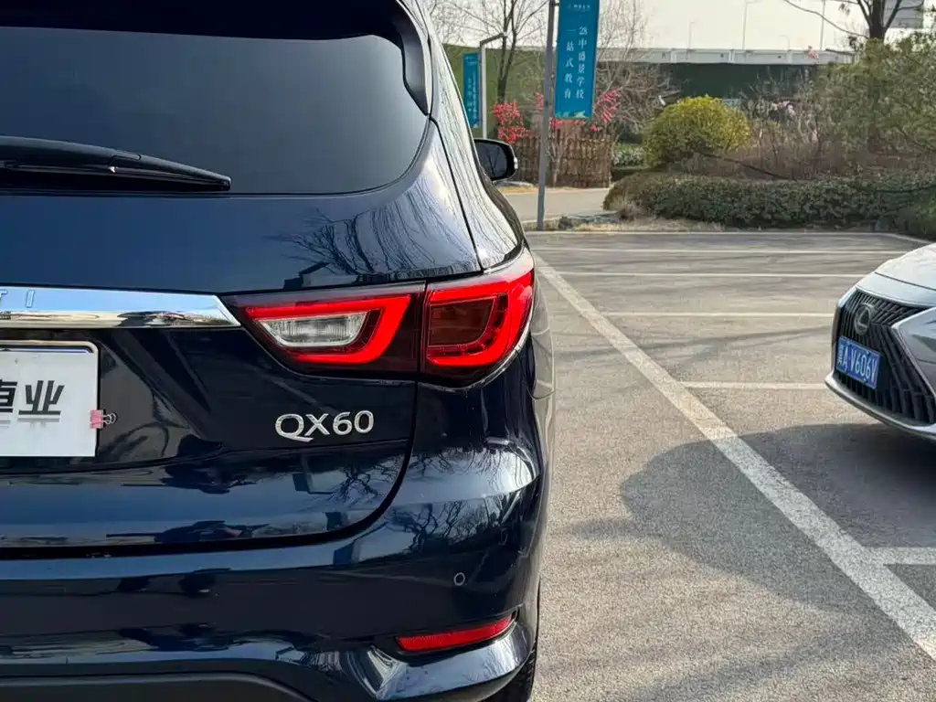 INFINITI QX60