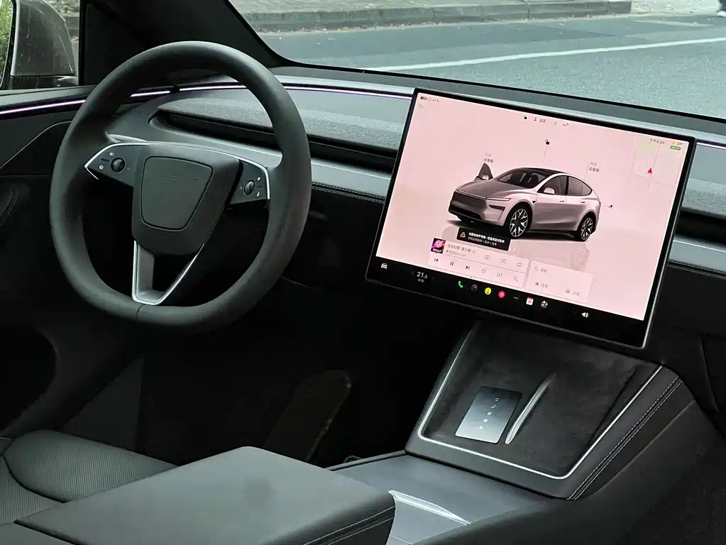 Tesla Model Y L — миниатюра 9