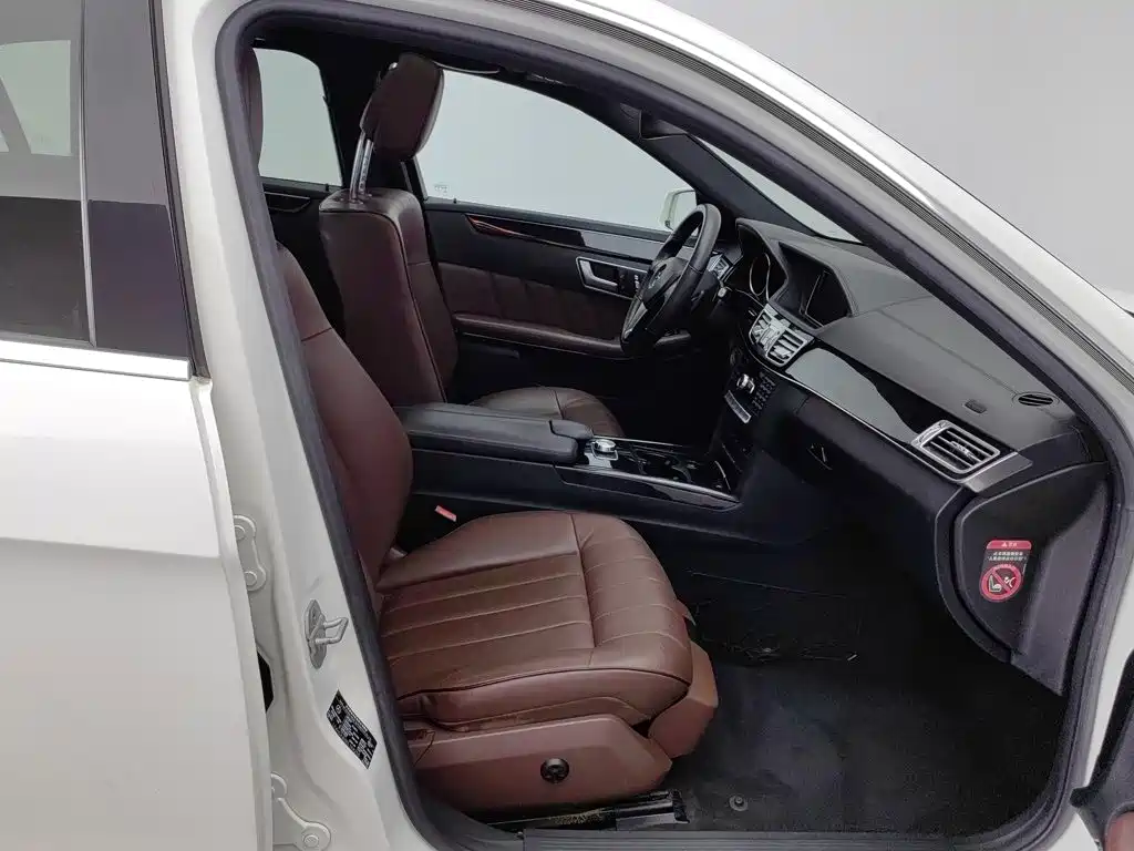 Mercedes-Benz E-Class — миниатюра 23
