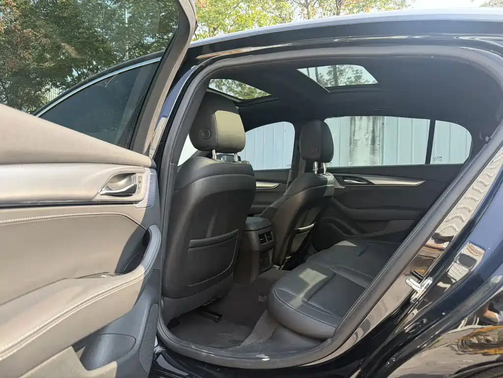 Cadillac CT5 — миниатюра 6