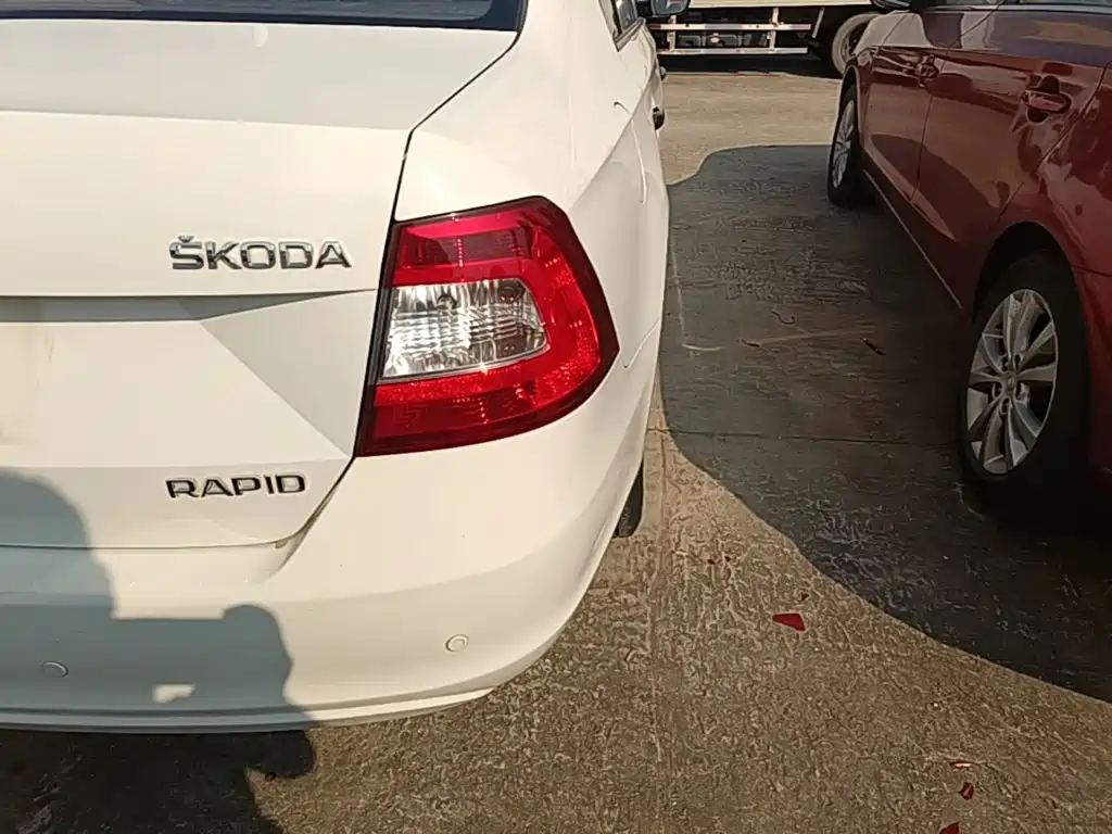 Skoda Rapid — миниатюра 8