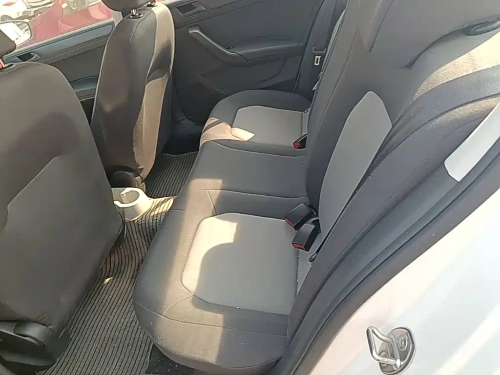 Skoda Rapid — миниатюра 17