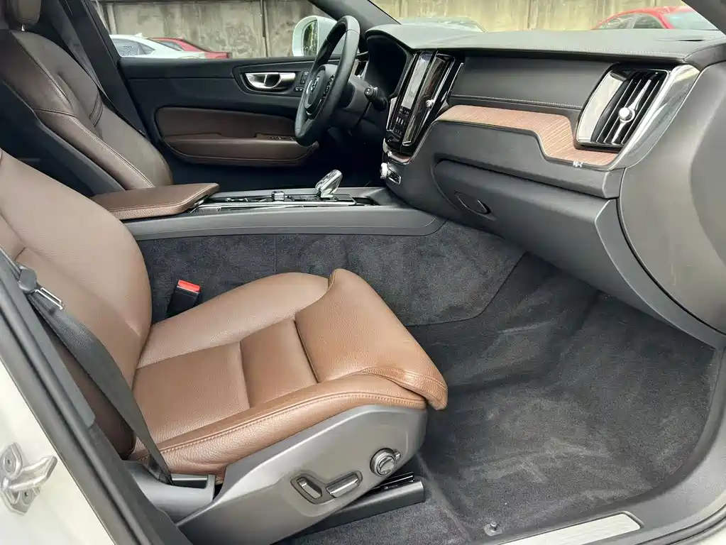 Volvo XC60 — миниатюра 7
