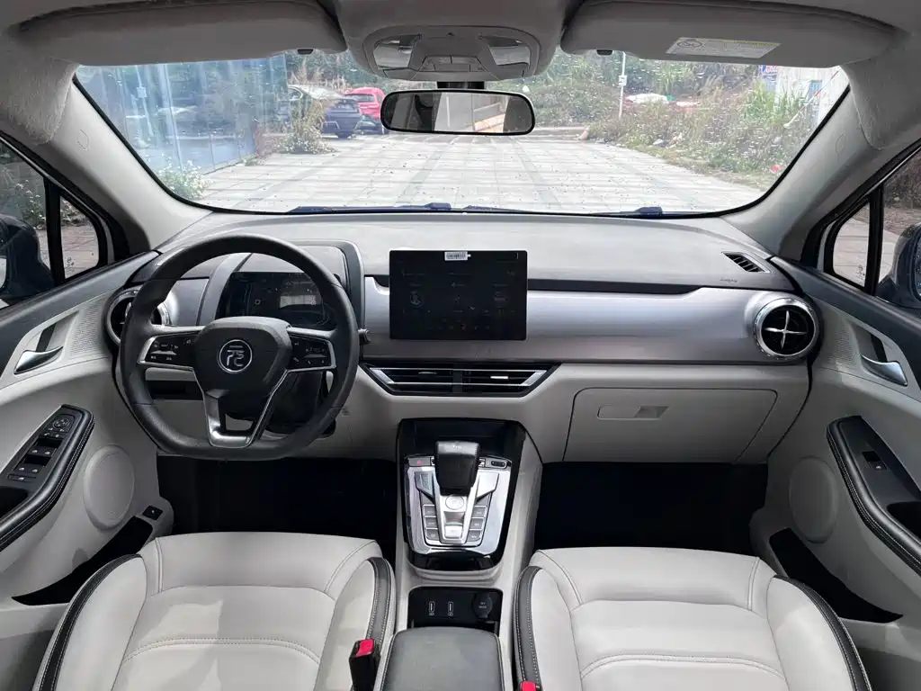 BYD Yuan Pro - фото 13