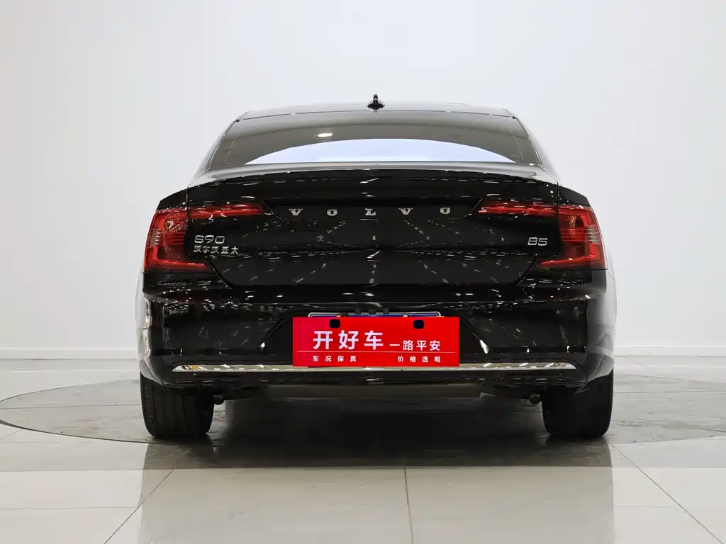Volvo S90 2024 B5 Luxury