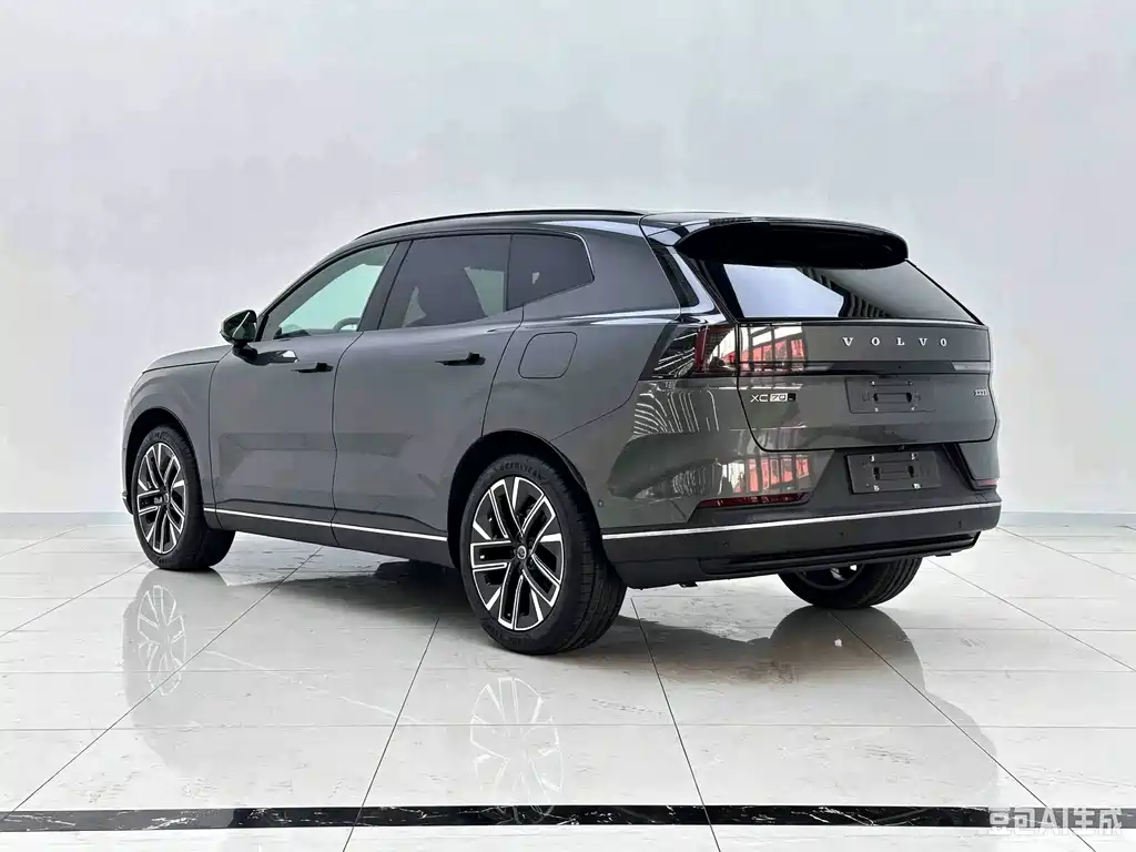 Volvo XC70 PHEV — миниатюра 6