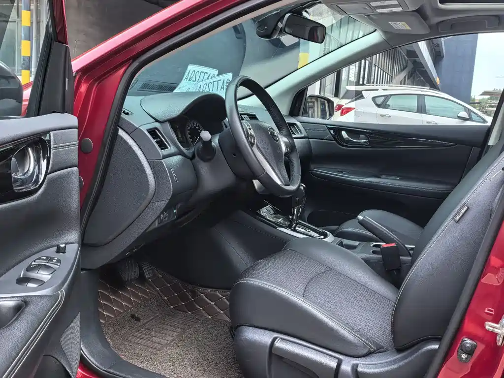 Nissan Tiida — миниатюра 4