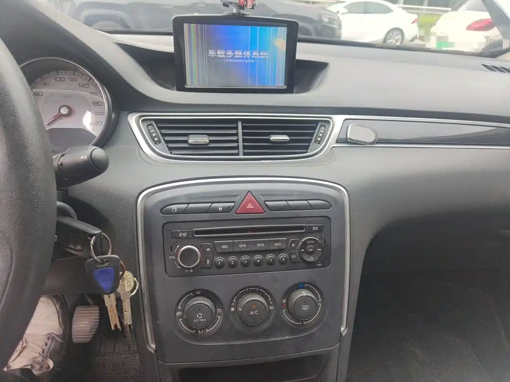 Peugeot 308 — миниатюра 14