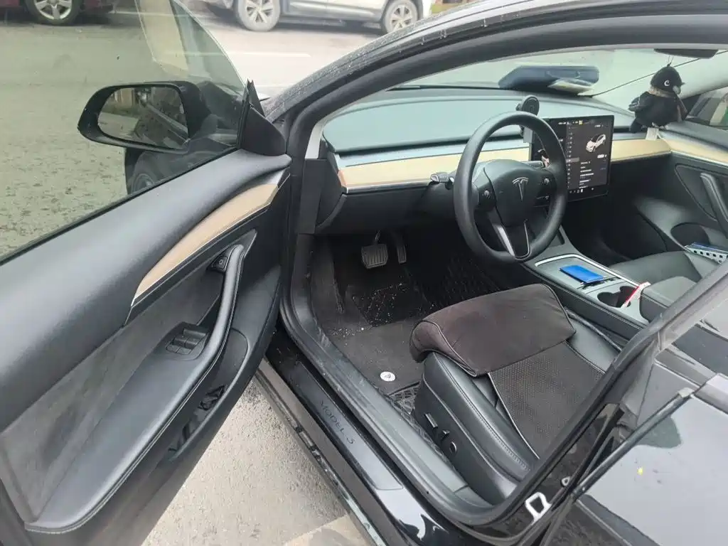 Tesla Model 3 — миниатюра 17
