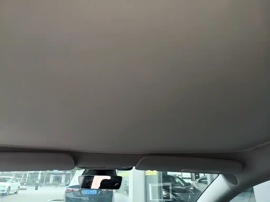 Tesla Model 3 — миниатюра 18