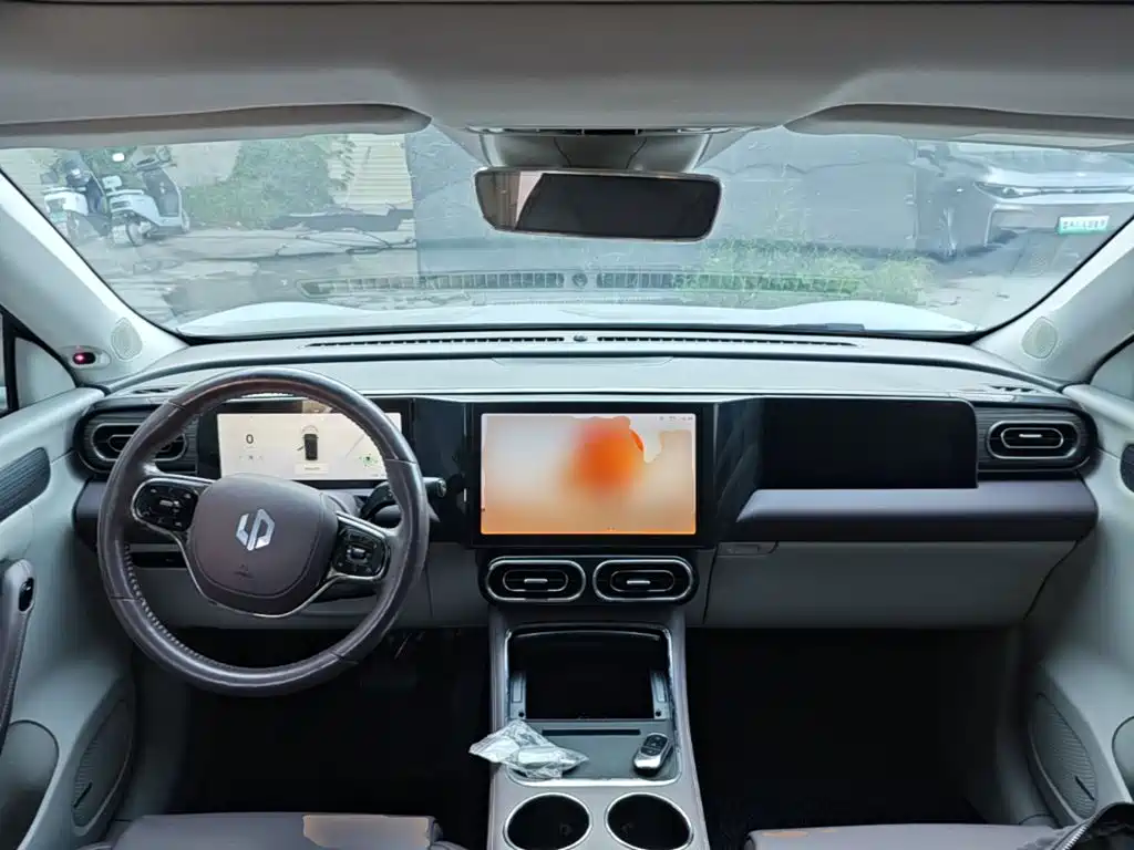 Leapmotor Leapmotor C11 — миниатюра 10