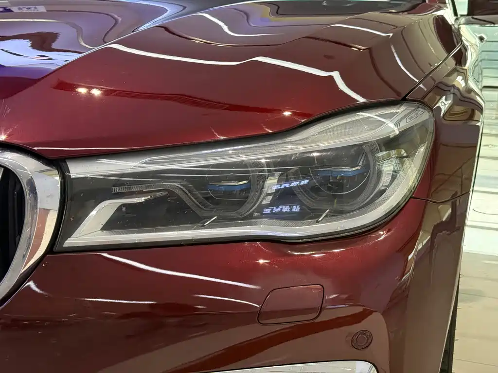 BMW 7 Series — миниатюра 2