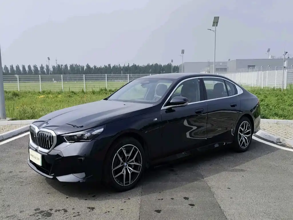 BMW i5