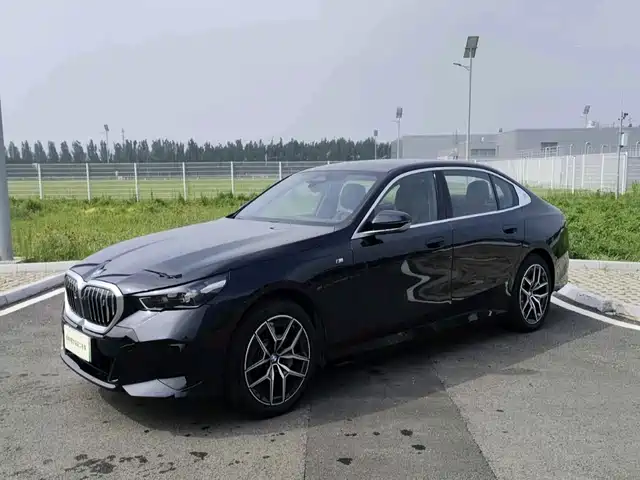 2025 BMW i5
