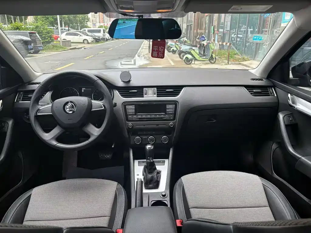 Skoda Octavia — миниатюра 8
