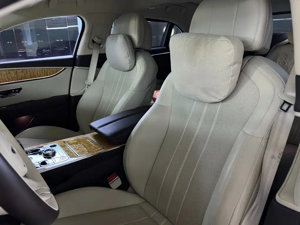 Bentley Flying Spur — миниатюра 9