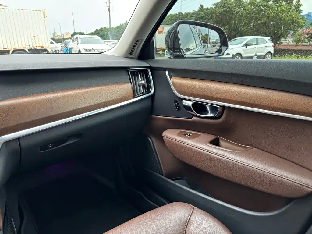 Volvo S90 — миниатюра 15