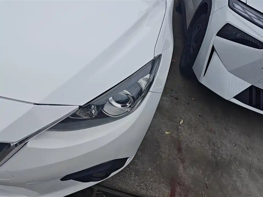 Mazda Mazda3 3 2016 1.5L AT Comfort