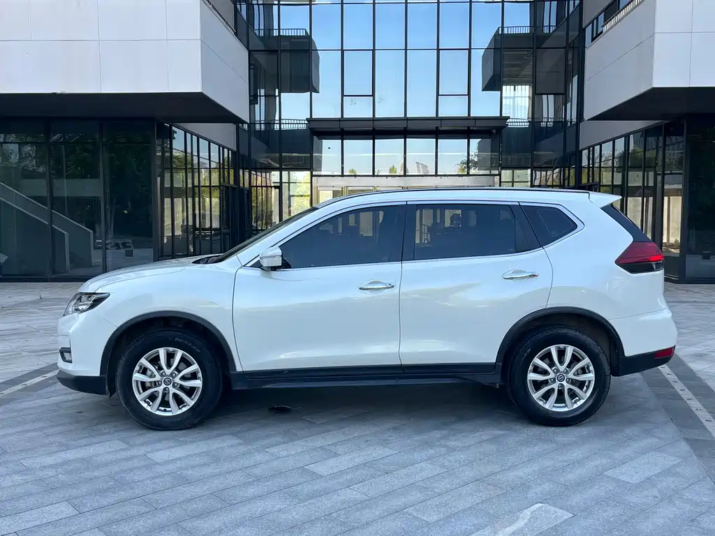 Nissan X-Trail — миниатюра 3