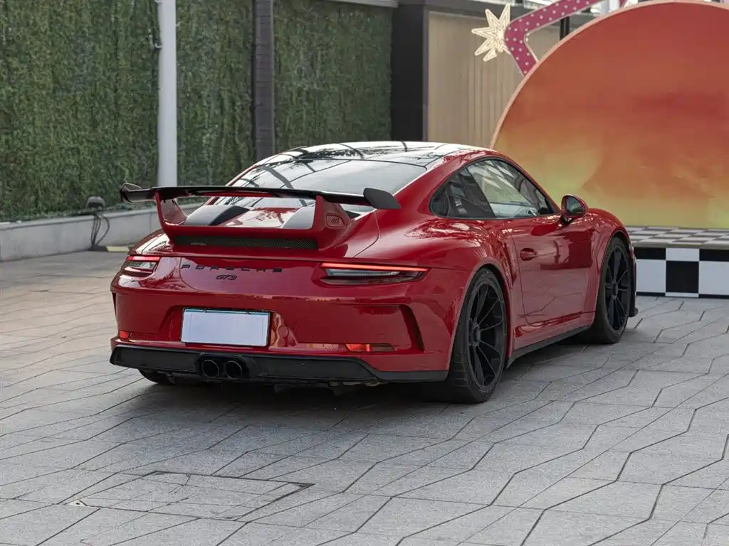 PORSCHE 911