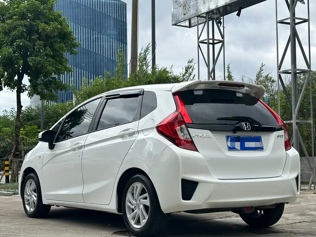 Honda Fit — миниатюра 7