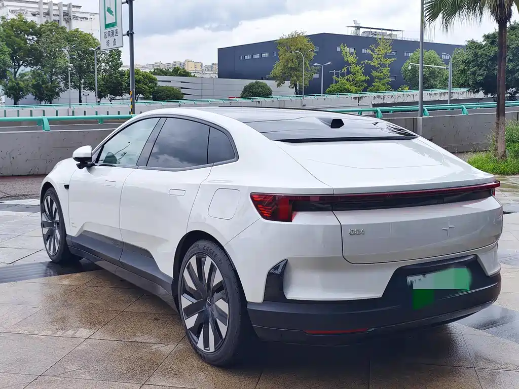 Polestar 4 2023 PLUS