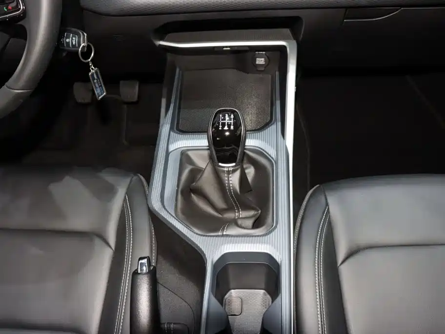 Geely Emgrand — миниатюра 15