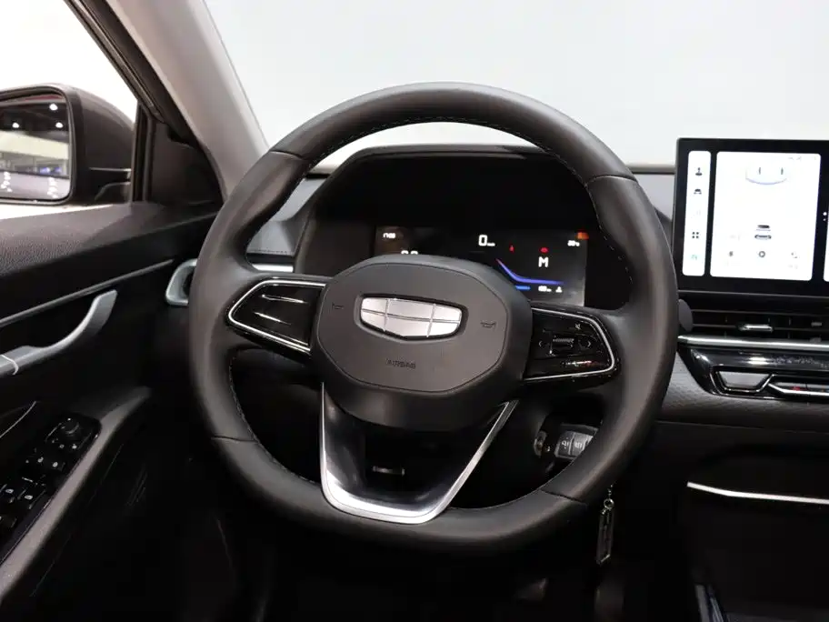Geely Emgrand — миниатюра 13