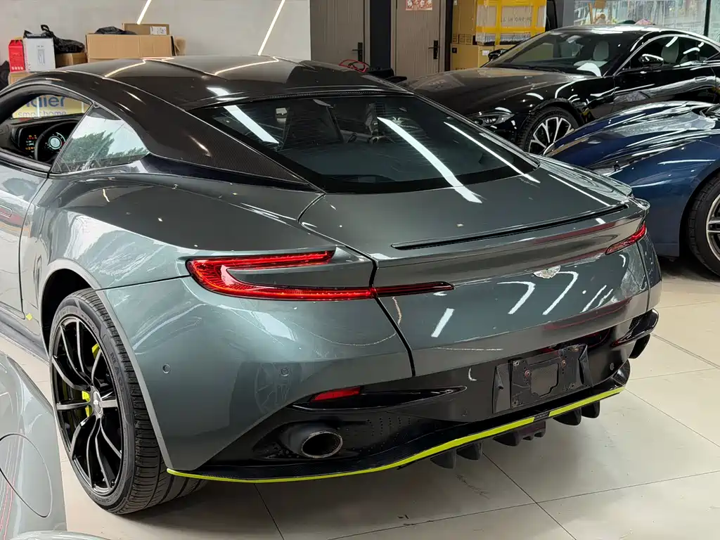 Aston Martin DB11 2019 AMR