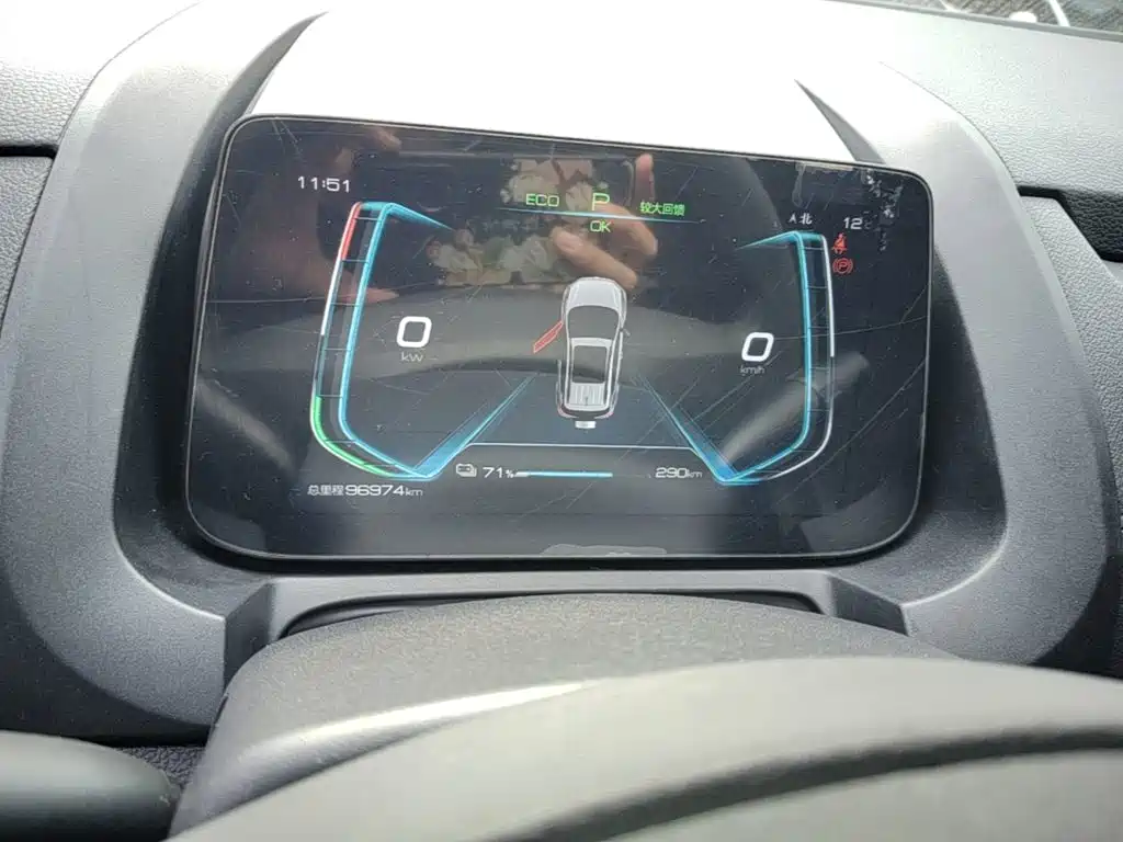 BYD Yuan EV — миниатюра 12