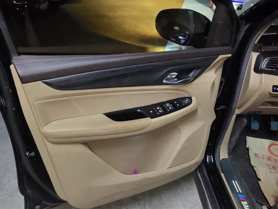 Baojun 730 2017 1.5T MT Premium 7 мест