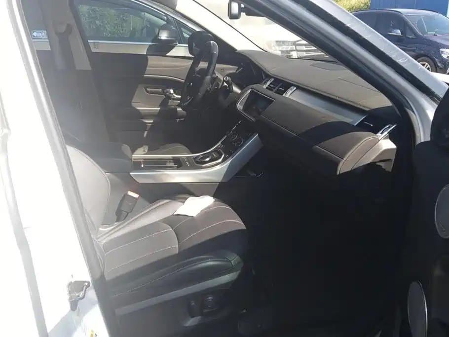 Land Rover Evoque — миниатюра 8