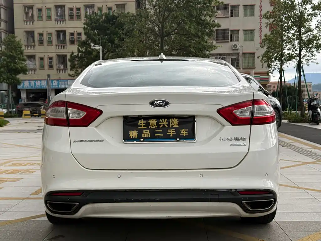 Ford Mondeo — миниатюра 7