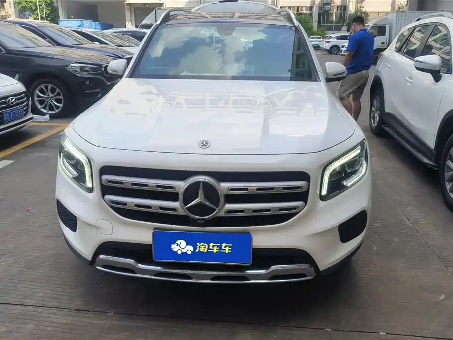 MERCEDES-BENZ GLB