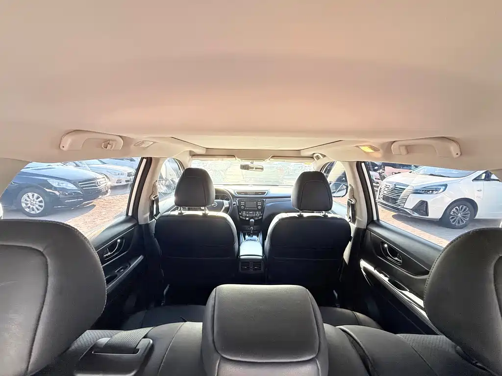 Nissan X-Trail — миниатюра 11