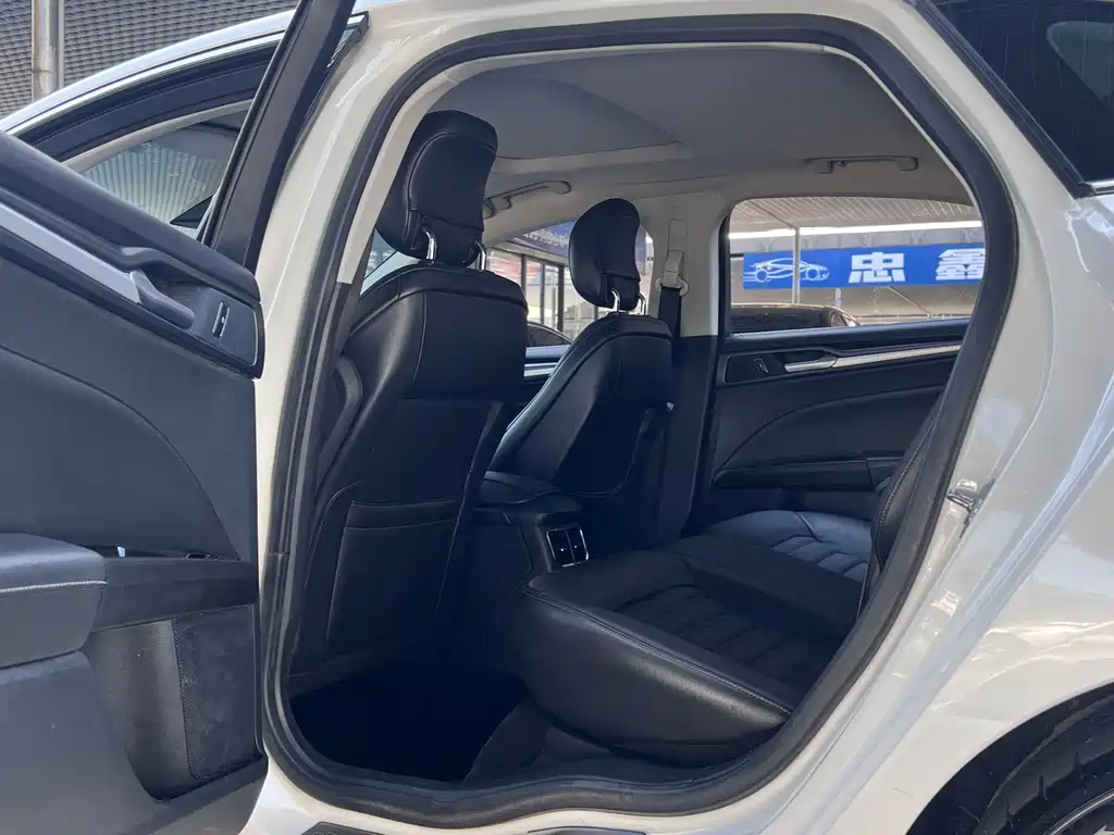 Ford Mondeo — миниатюра 13