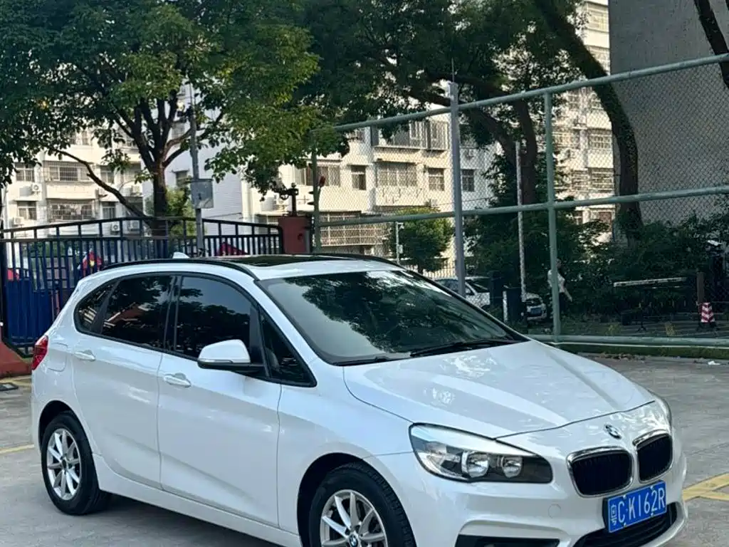 BMW 2 Series Active Tourer — миниатюра 3