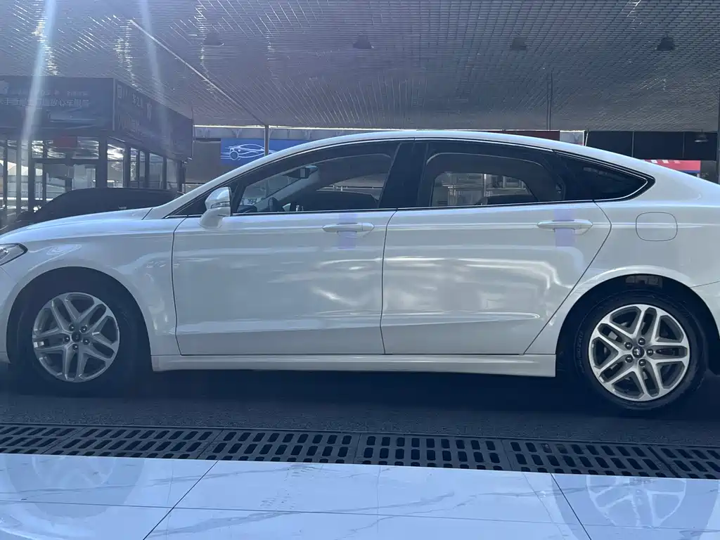 Ford Mondeo — миниатюра 30