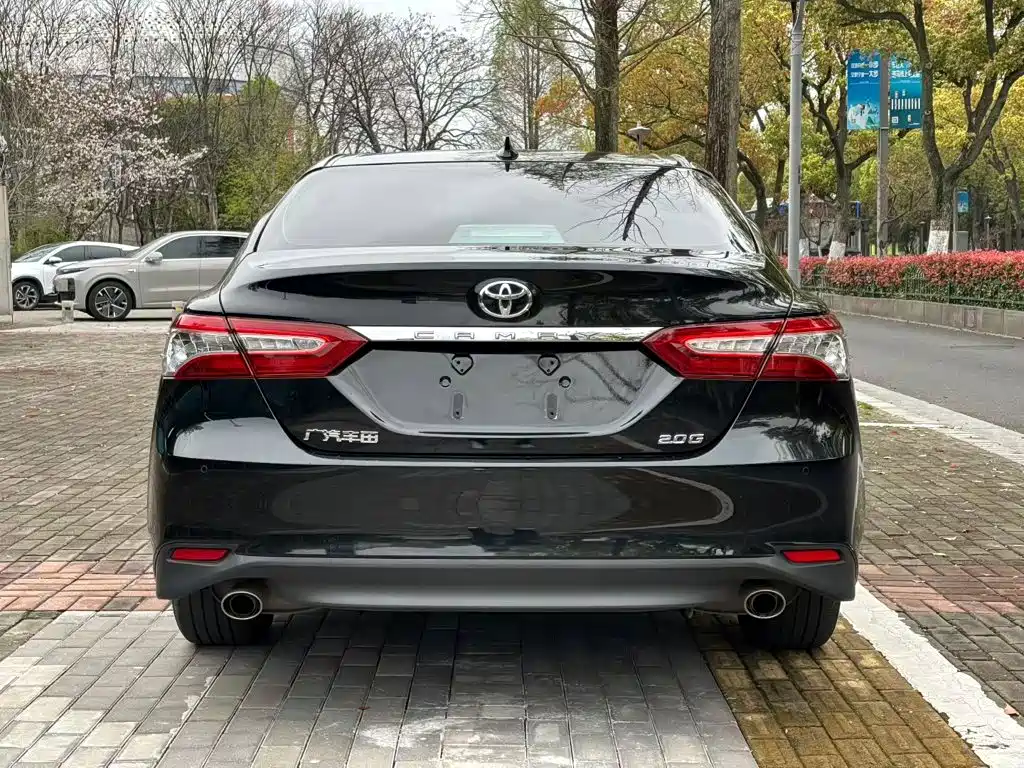 Toyota Camry — миниатюра 9