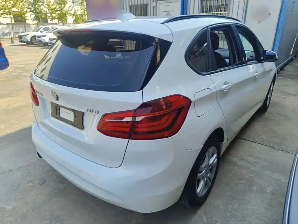 BMW 2 Series Active Tourer — миниатюра 7