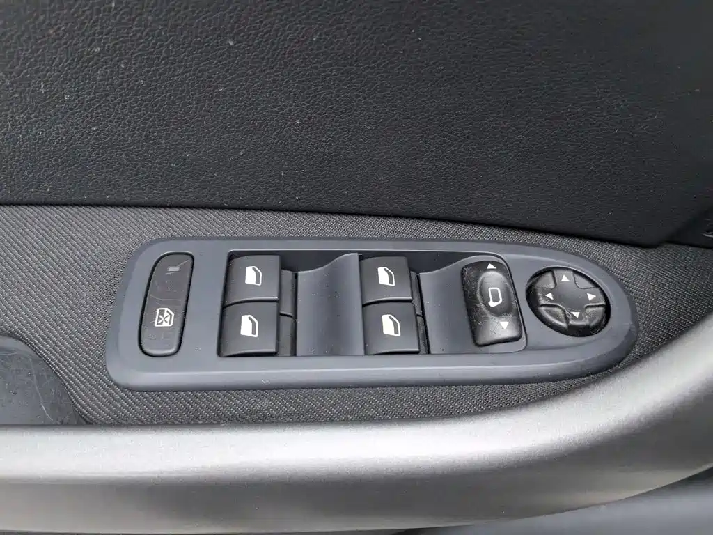 Peugeot 408 — миниатюра 9