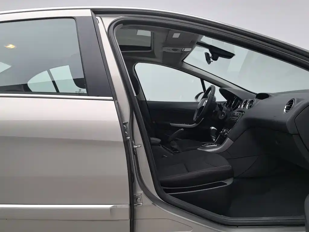 Peugeot 408 — миниатюра 23