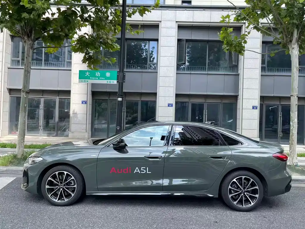Audi A5L — миниатюра 2