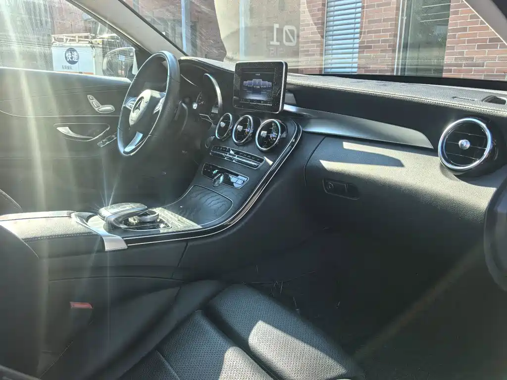 Mercedes-Benz C-Class — миниатюра 17