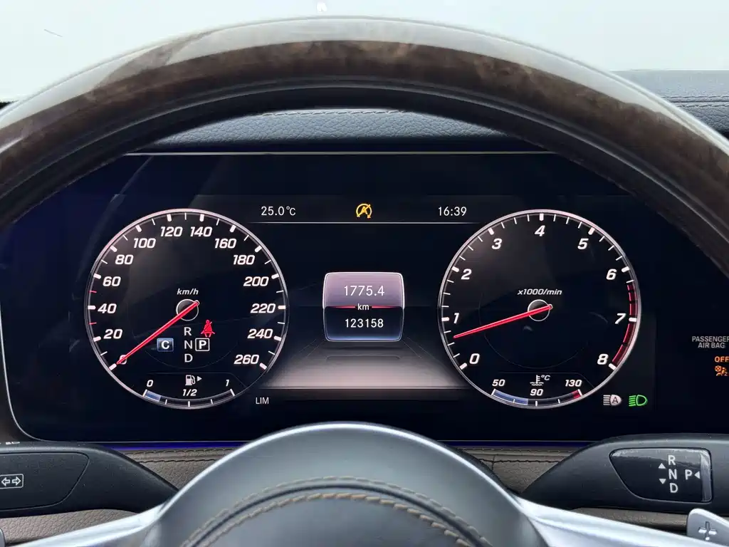 Mercedes-Benz S-Class — миниатюра 12