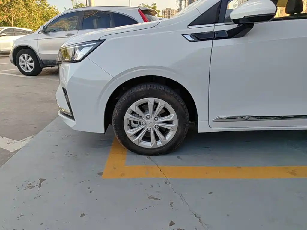 Wuling Jiachen — миниатюра 23