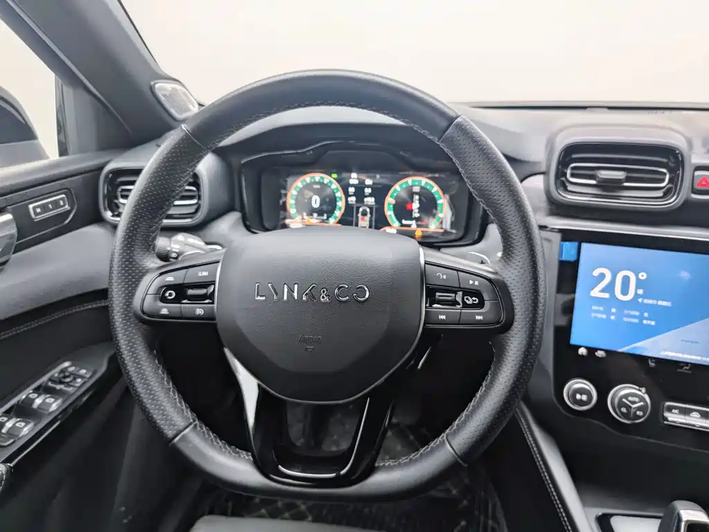 Lynk & Co 03 — миниатюра 15