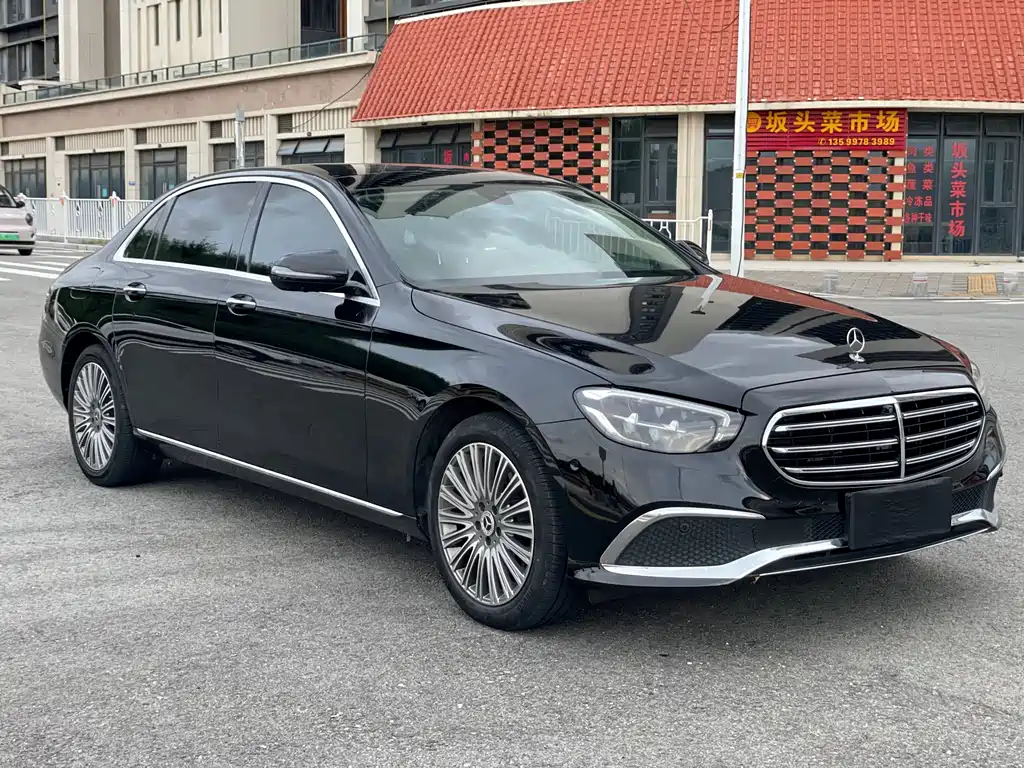 Mercedes-Benz E-Class — миниатюра 3